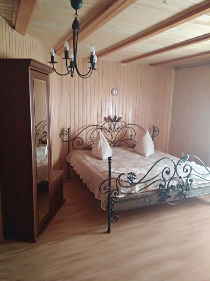 Отель Любе Яблоница